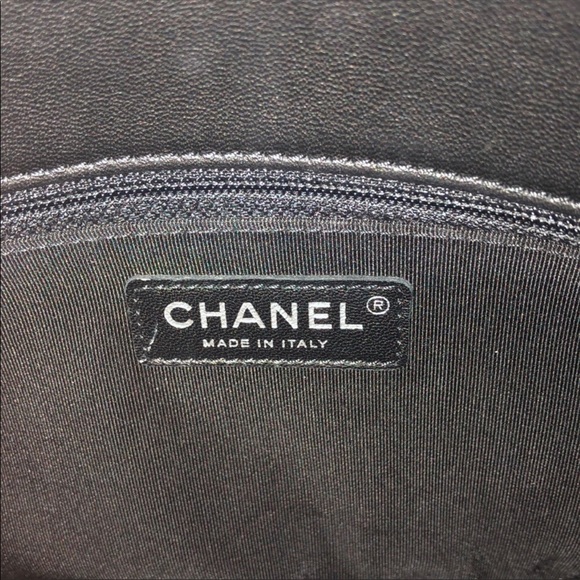 Chanel Wars Clutch Bag🖤🌟 - Picture 4 of 8